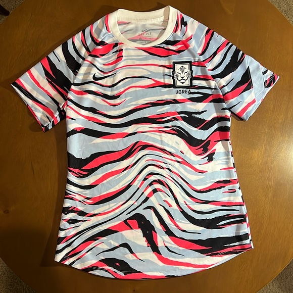 Nike Tops - Women’s Nike Korea 2020 Soccer Jersey CV2700-100 small. White blue black pink.